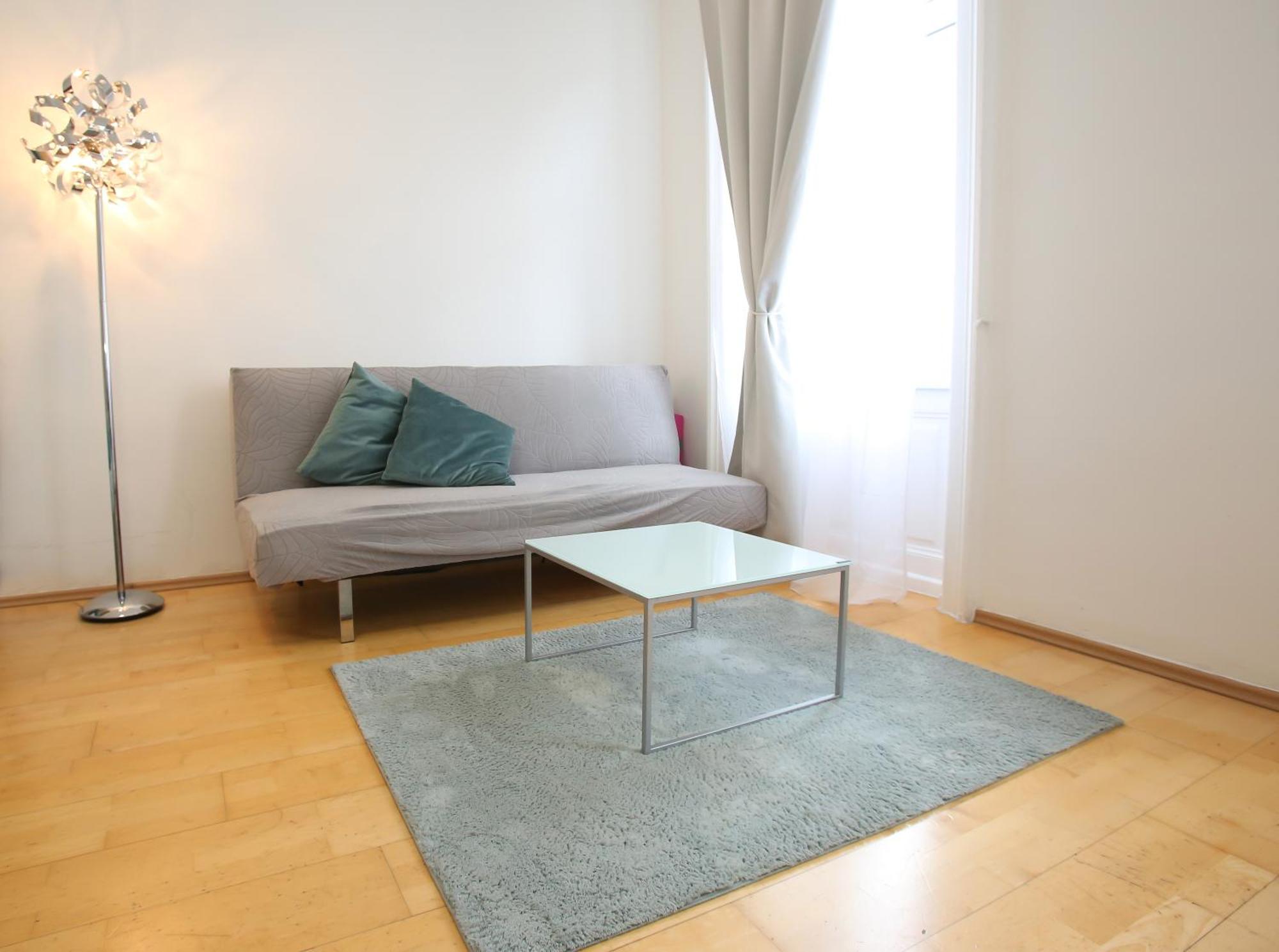 Downtown Bliss Modern Retreat With Free Parking And Fast Internet 600 Mbits Apartment Wina Bagian luar foto