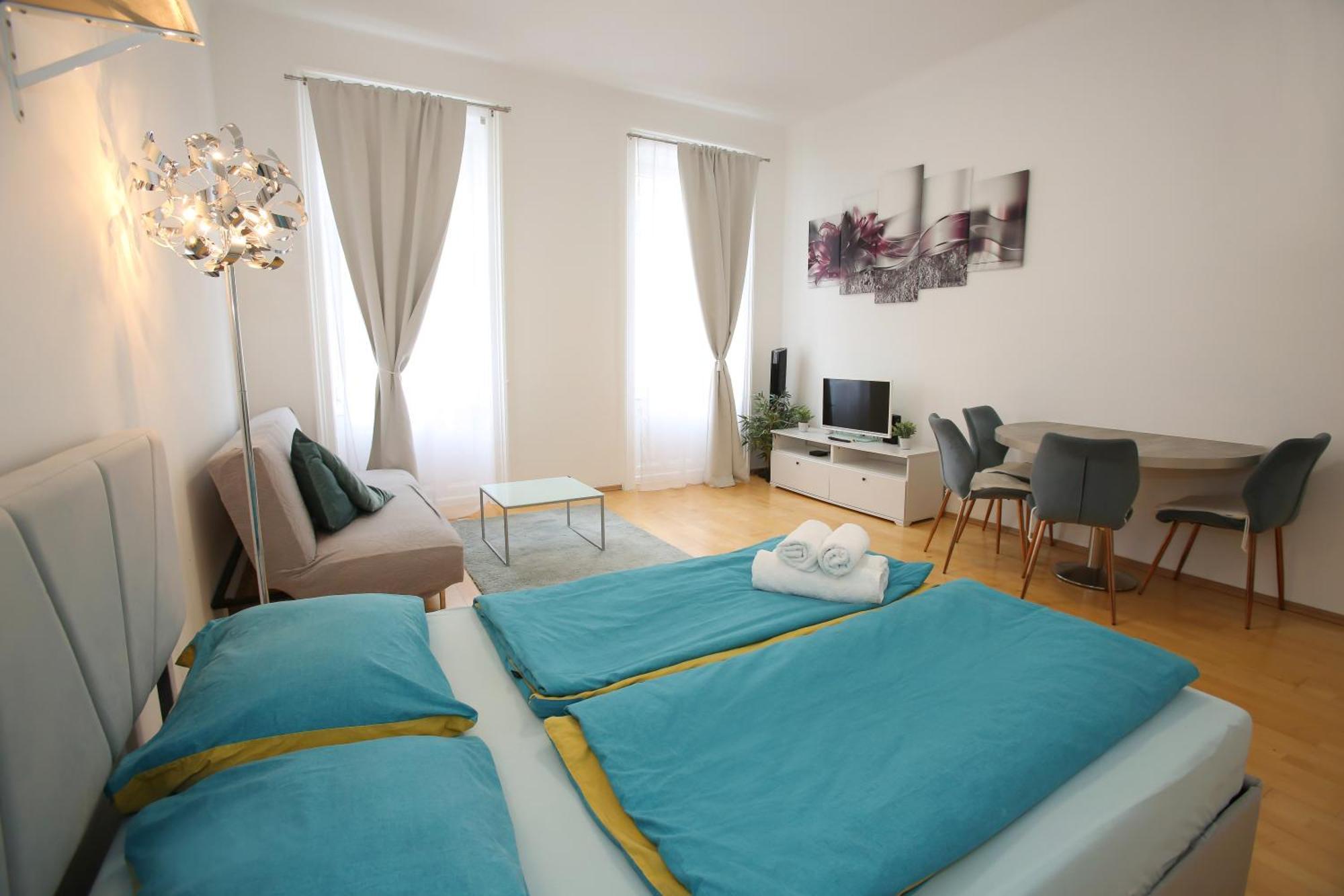 Downtown Bliss Modern Retreat With Free Parking And Fast Internet 600 Mbits Apartment Wina Bagian luar foto